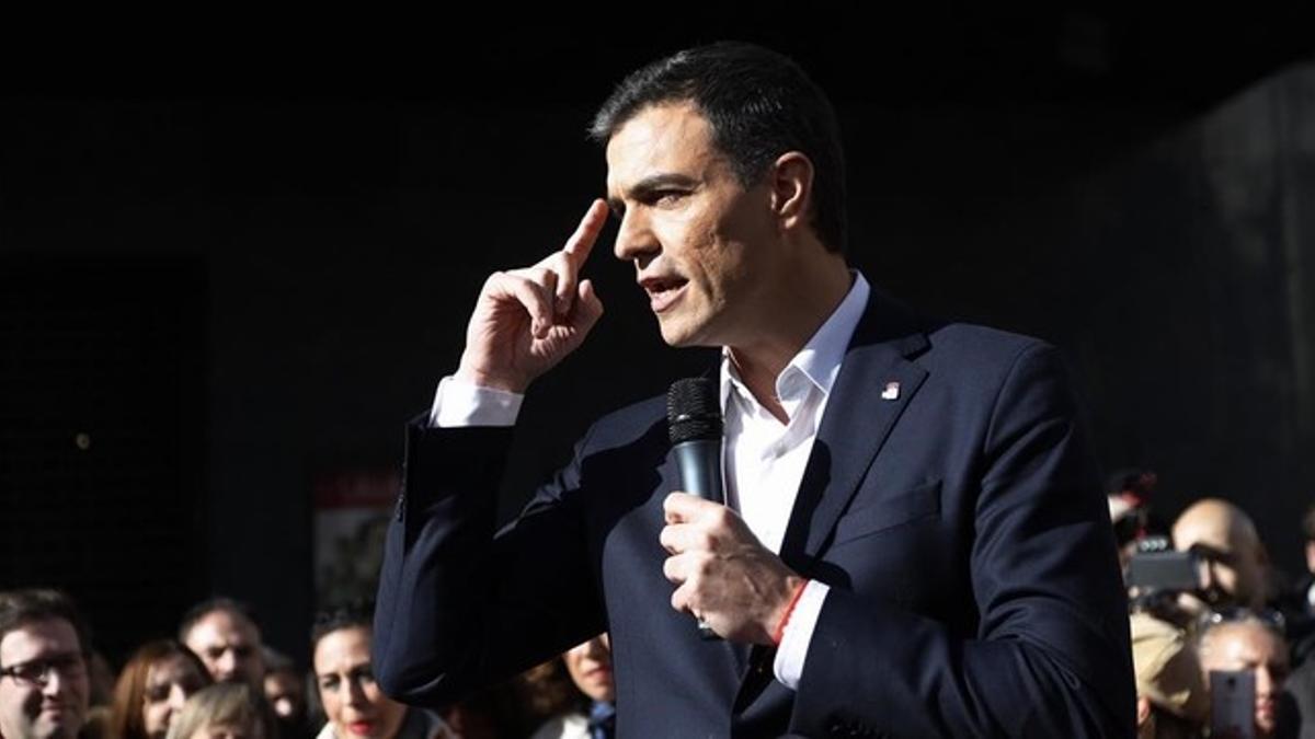 El líder del PSOE, Pedro Sánchez, en un mitin en la plaza del Callao de Madrid.