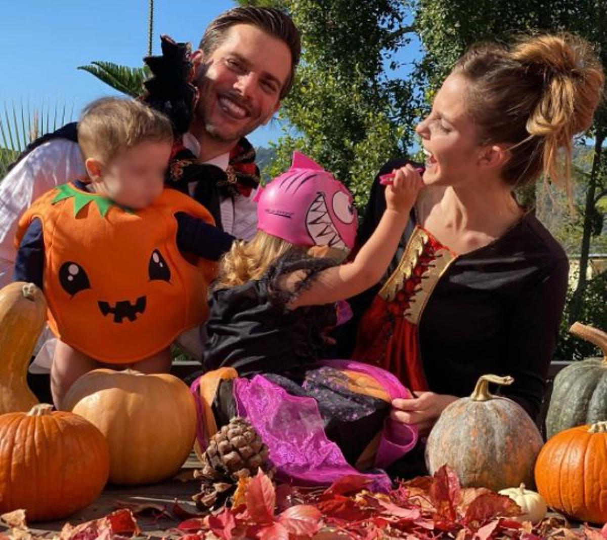 Natalia Sánchez en Halloween con su familia