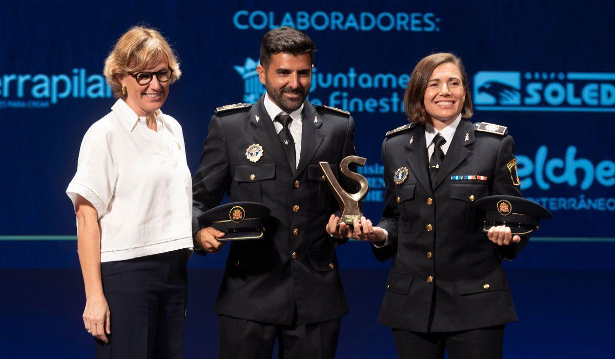 Los galardonados de los I Premios Valor y Servicio recogen sus distinciones