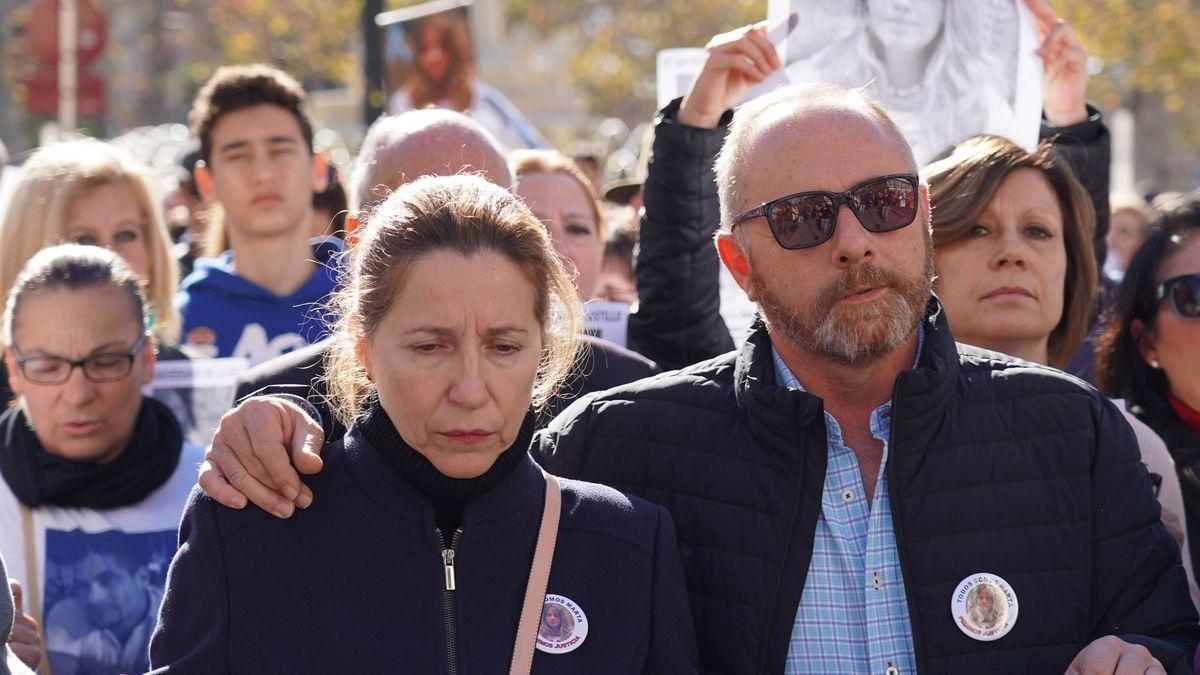 Eva Casanueva y Antonio del Castillo, en una manifestación en memoria de su hija.