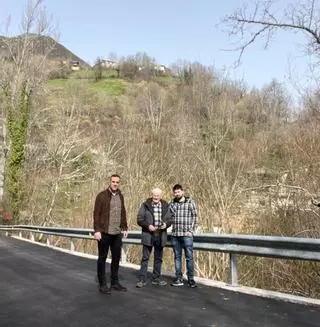 La Consejería de Movilidad finaliza la reforma del acceso a Infiesta, en Teverga, tras solucionar hundimientos en el vial