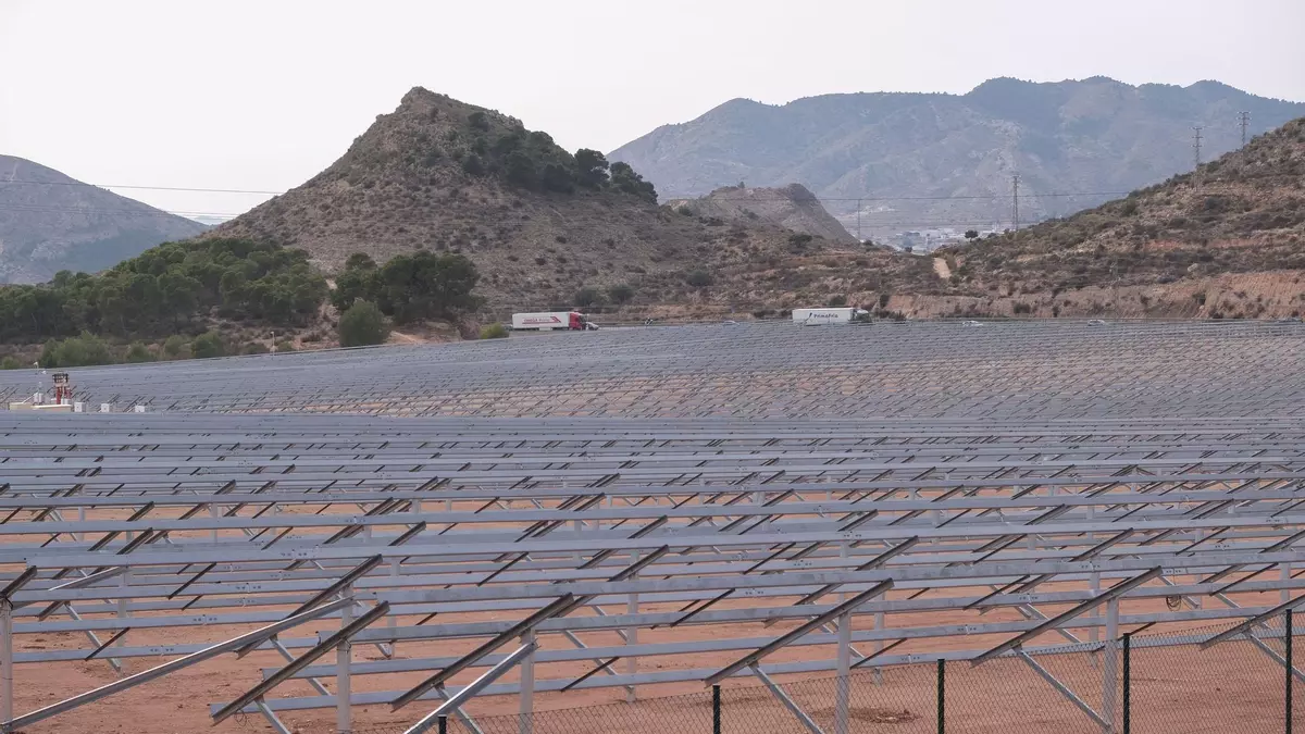El Camp d’Elx, las plantas fotovoltaicas y nuestra salud mental