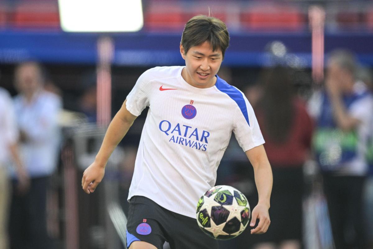 BUDAPEST (Hungary), 29/05/2026.- Lee Kang-in of Paris Saint-Germain attends a training session at the Puskas Arena, in Budapest, Hungary, 29 May 2026. Paris Saint-Germain will play against Arsenal FC in the UEFA Champions League final soccer match on 30 May 2026 in Budapest. (Liga de Campeones, Hungría) EFE/EPA/Zsolt Szigetvary HUNGARY OUT. HUNGARY OUT