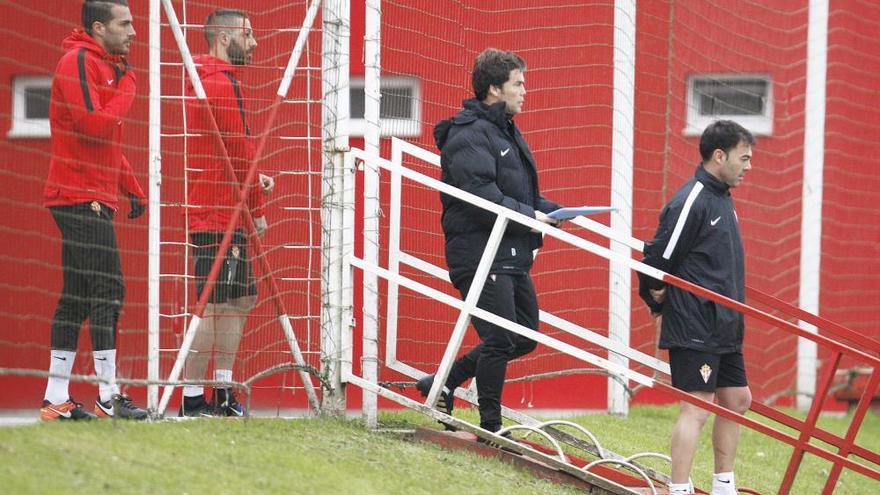 Rubi dirige su primer entrenamiento como técnico del Sporting