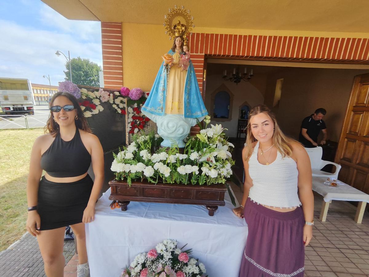 La cita religiosa en El Carbayu, en imágenes