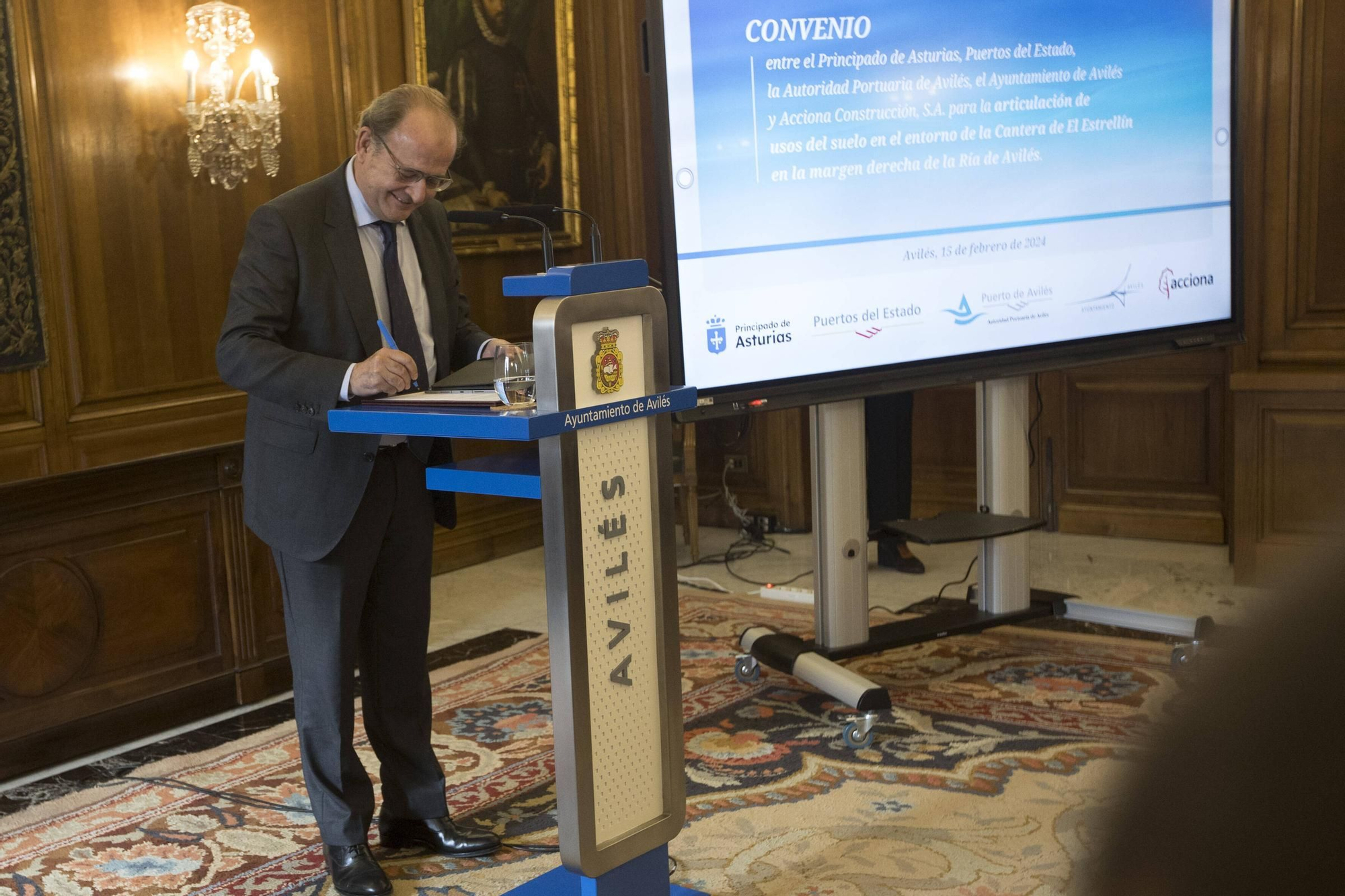 EN IMÁGENES: Así ha sido la visita a Avilés de Óscar Puente, ministro de Transportes y Movilidad Sostenible