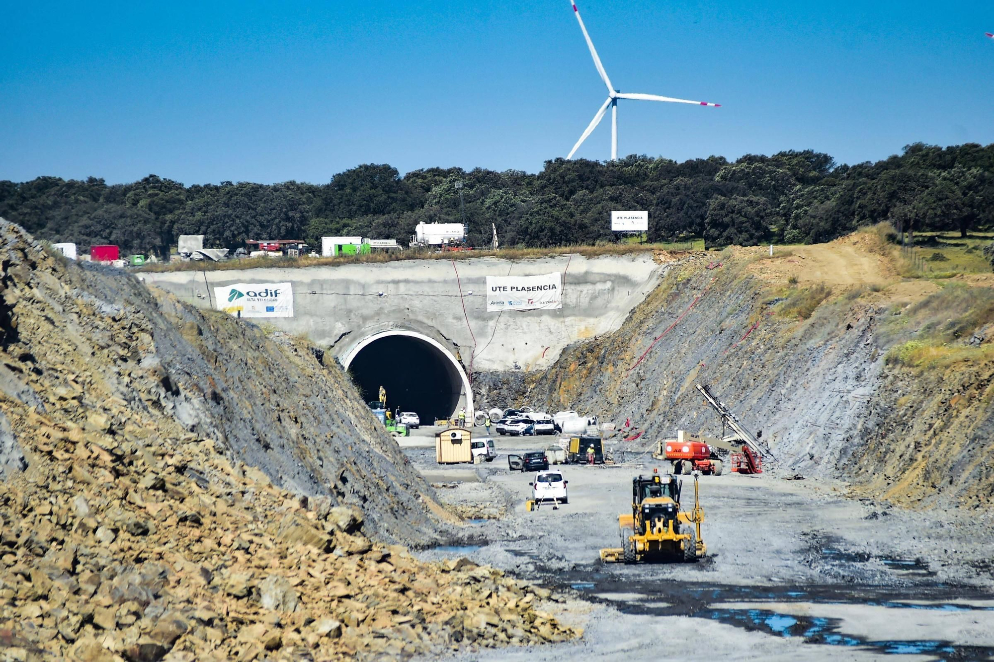 FOTOGALERÍA | El impresionante túnel de 1.500 metros que traerá el AVE a Cácers