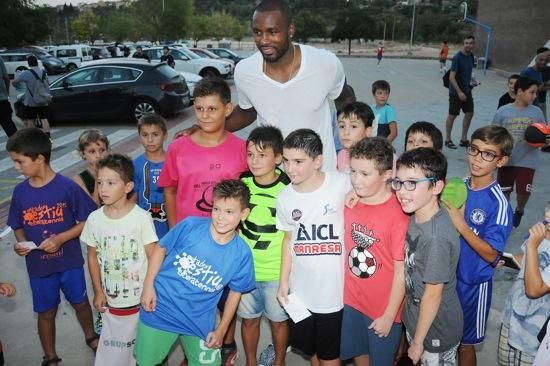 Ibaka signa un acord amb l''ICL per portar nens