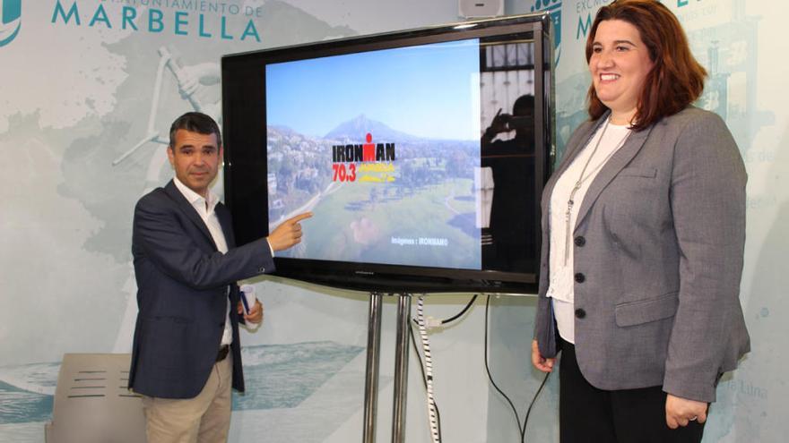 José Bernal y Blanca Fernández durante la rueda de prensa en Marbella.