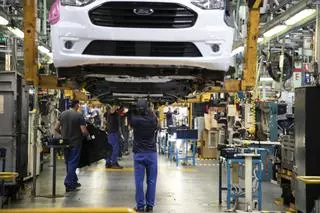 Ford promete recolocar a todos los empleados que salgan con el ERE en Almussafes
