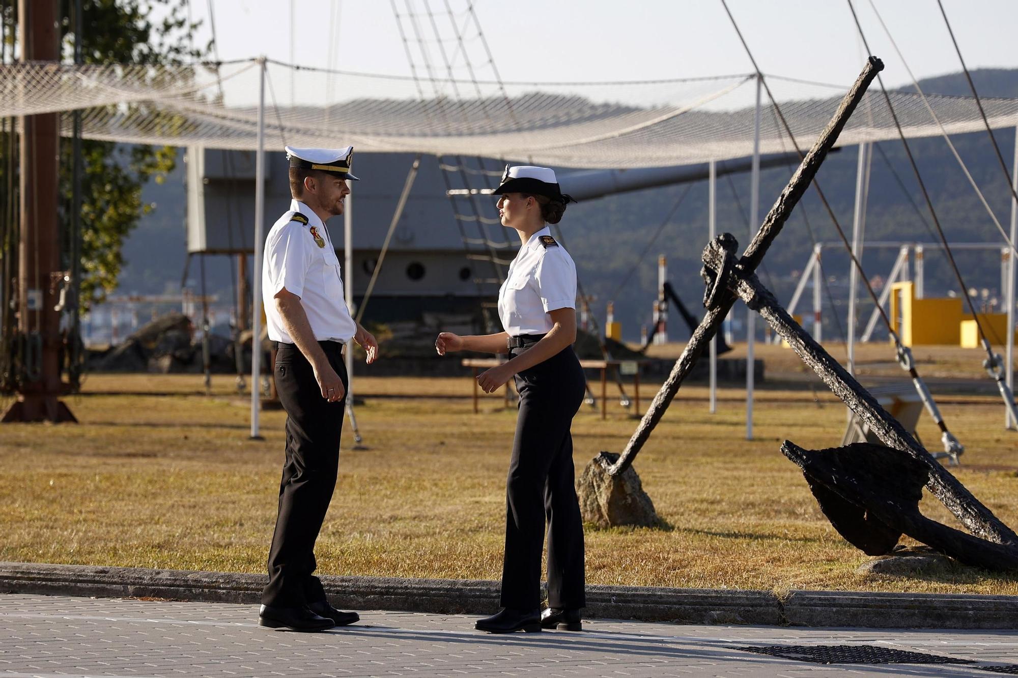 Leonor conoce de primera mano la Escuela Naval de Marín