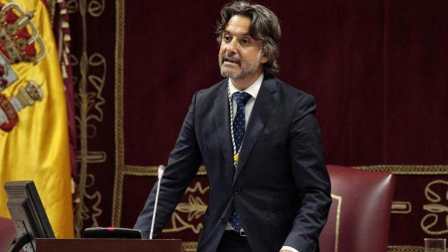 El presidente del Parlamento de Canarias, Gustavo Matos.