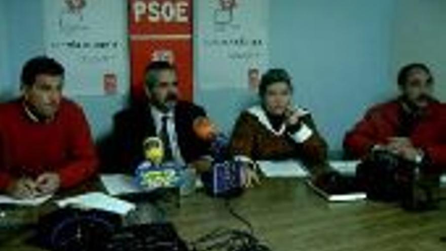 El PSOE tacha de &quot;chapuza&quot; el acuerdo para el nuevo instituto[antetit.107]CONFLICTO EN CORIA POR EL CONVENIO PARA ADQUIRIR UNOS SOLARES