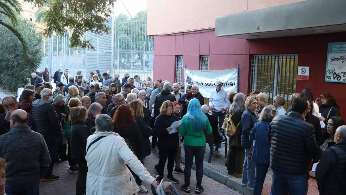 Un consultorio en Alicante con solo cuatro médicos