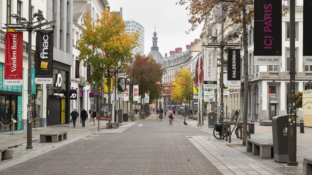 De Meir, una de las calles principales de Amberes en Bélgica