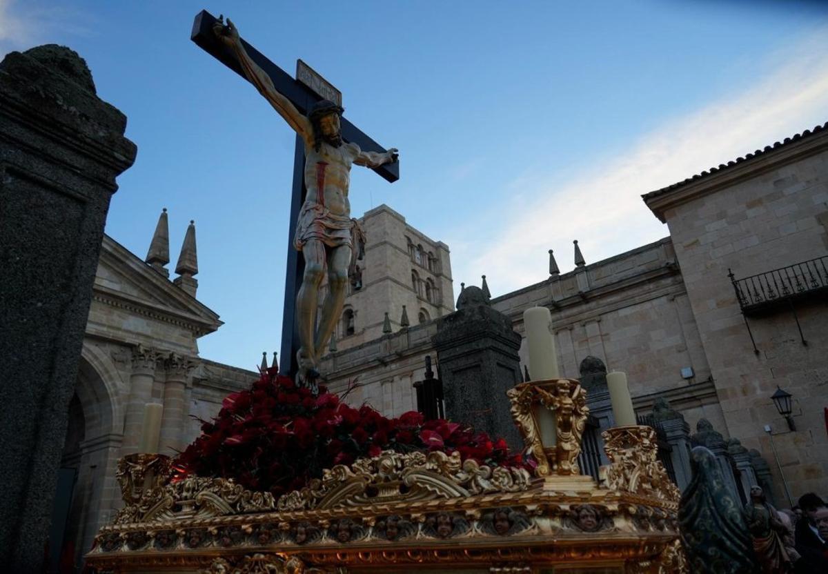 La ciudad jura silencio