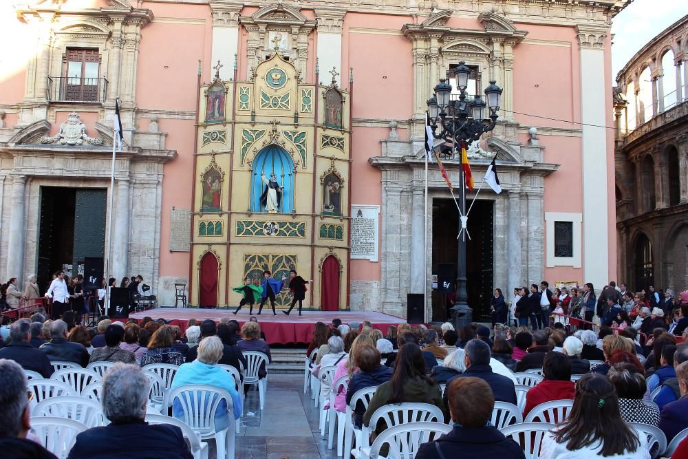 Representación del altar de la Pila Bautismal en la Plaza de la Virgen