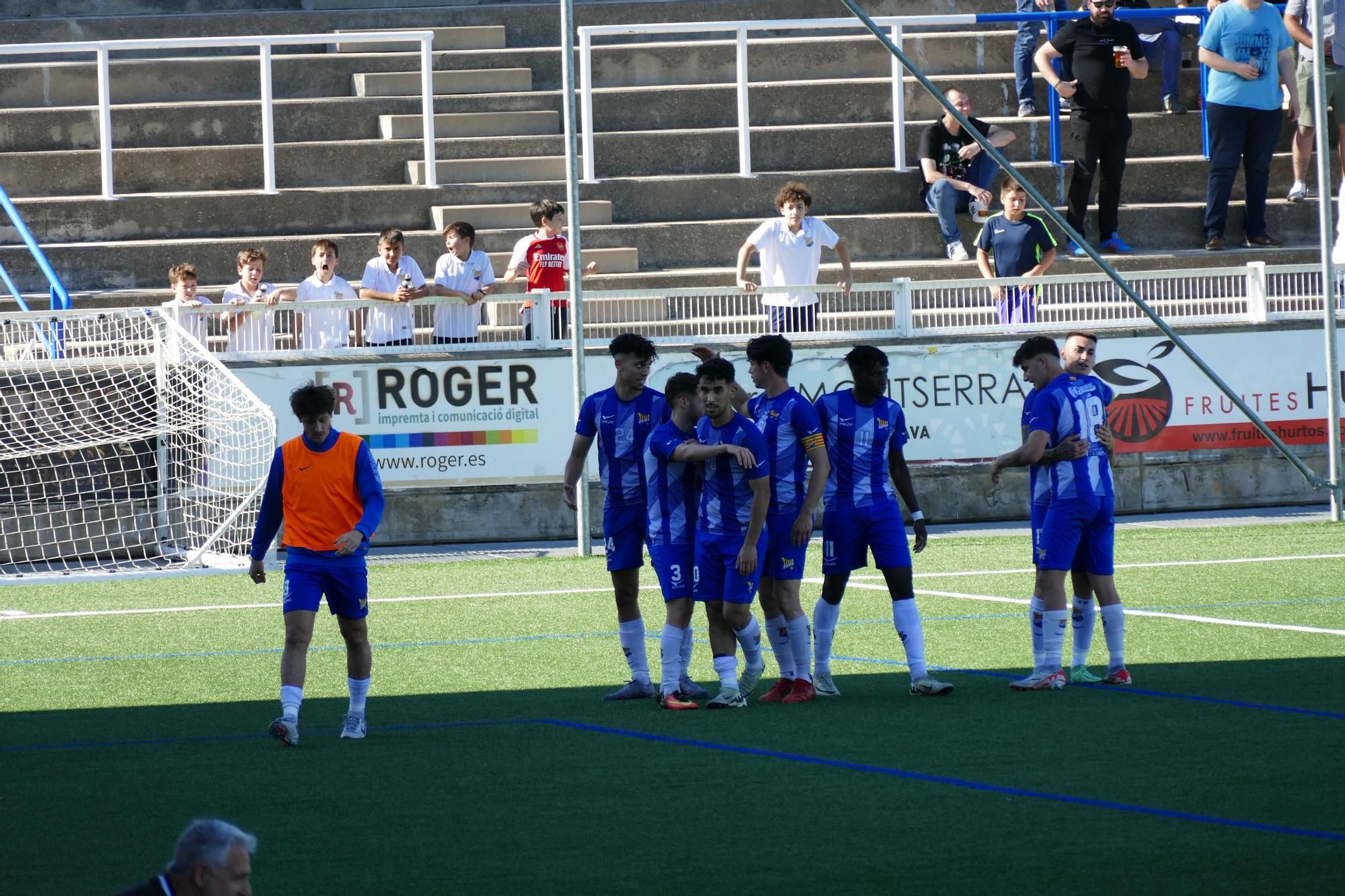 Eufòria al Figueres celebrant l'accés a la promoció d’ascens a Tercera RFEF