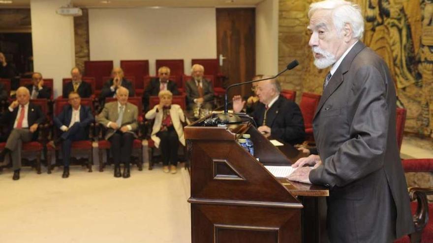 Basilio Losada, durante o seu discurso, onte, na sede da RAG.