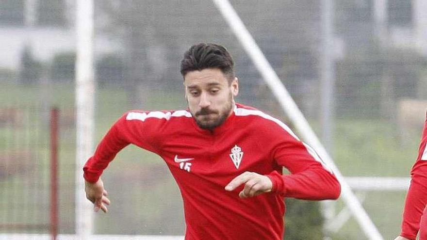 Roberto Canella, en el entrenamiento de ayer en Mareo.