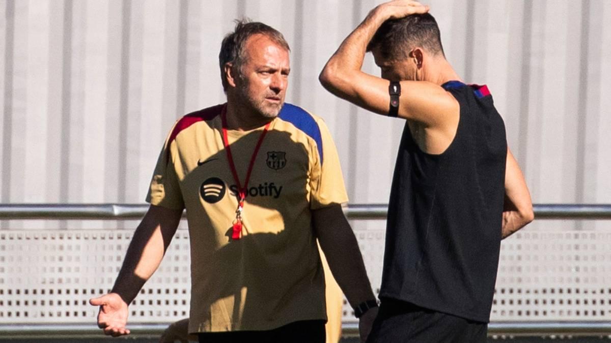 Lewandowski sale cojeando y deja esta frase sobre su lesión: "La pierna.."