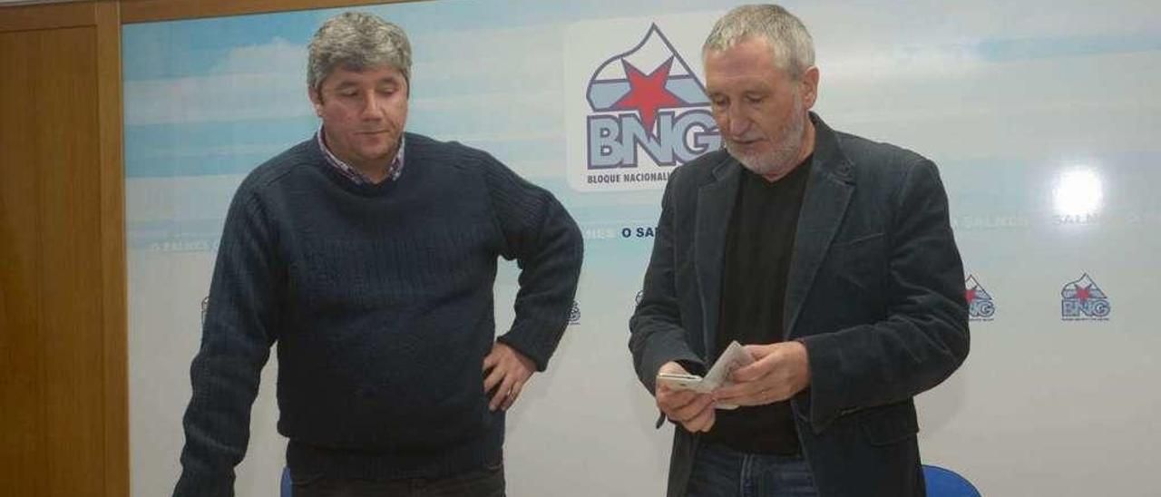 Manolo Domínguez y Víctor Caamaño durante la rueda de prensa de ayer. // Noé Parga