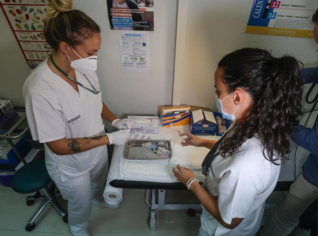 Así ha sido la campaña de la vacunación en Alicante contra el covid y la gripe