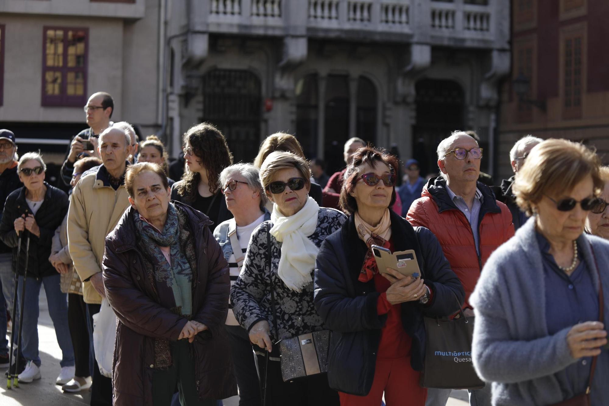 La Dolorosa atraviesa el Oviedo Antiguo: así fue la procesión de la Soledad