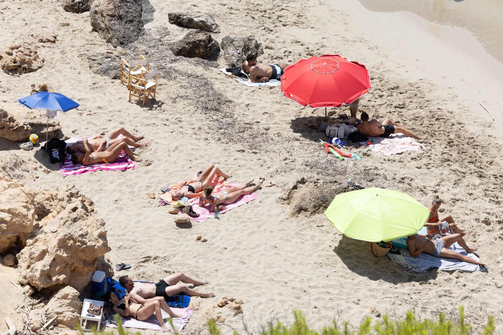 Aquí están todas las fotos de la instalación de bombas para evitar manchas de microalgas en Cala Tarida