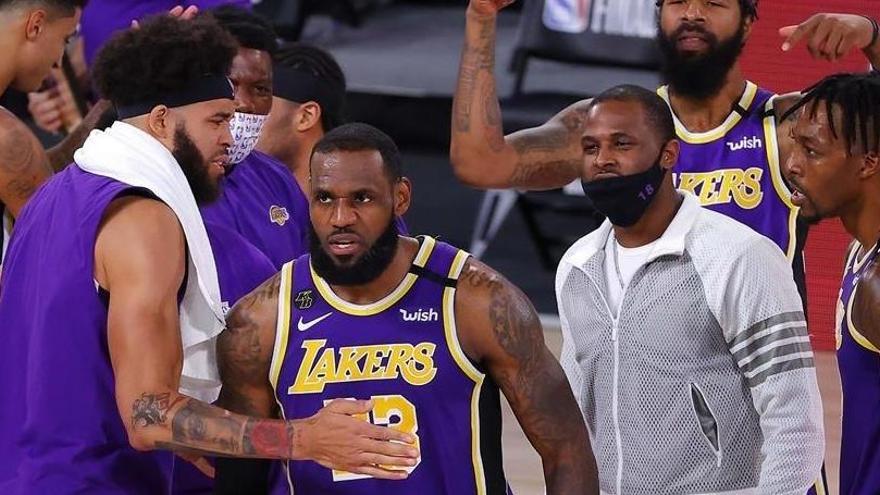 Alarma en los Lakers: LeBron es baja indefinida