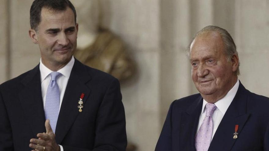 El rei Joan Carles mantindrà el seu estatus jurídic malgrat la retirada de l&#039;assignació