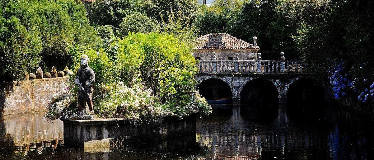 Uno de los rincones más famosos de los jardines del Pazo de Oca.