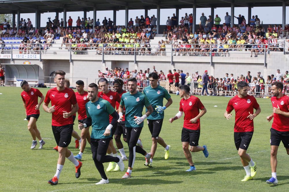 Entrenament de portes obertes del Girona FC a l'Escala