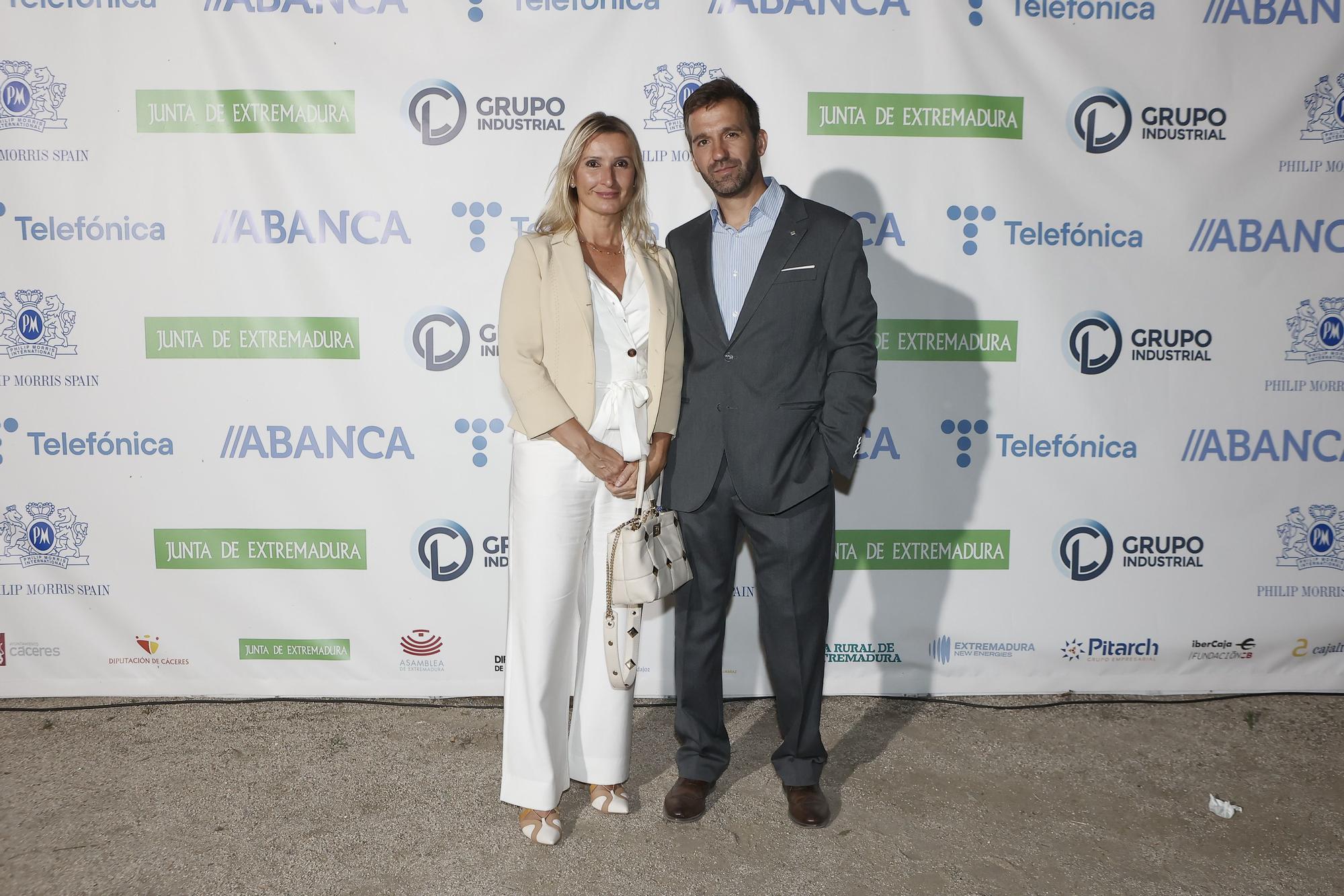 FOTOGALERÍA | Los invitados de los Premios Empresario del Año posan para El Periódico Extremadura