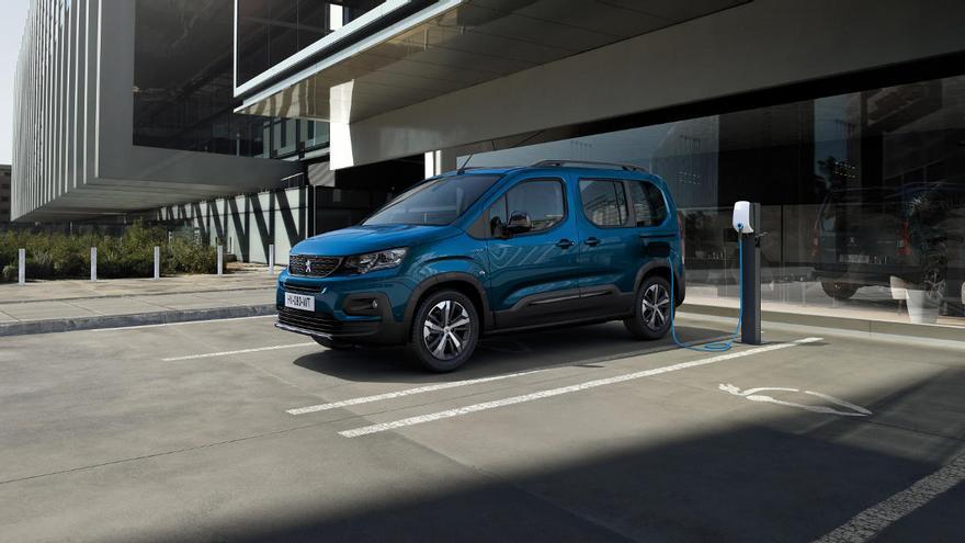 Peugeot e-Rifter 2021: la furgoneta eléctrica de hasta 7 plazas ya tiene precio en España