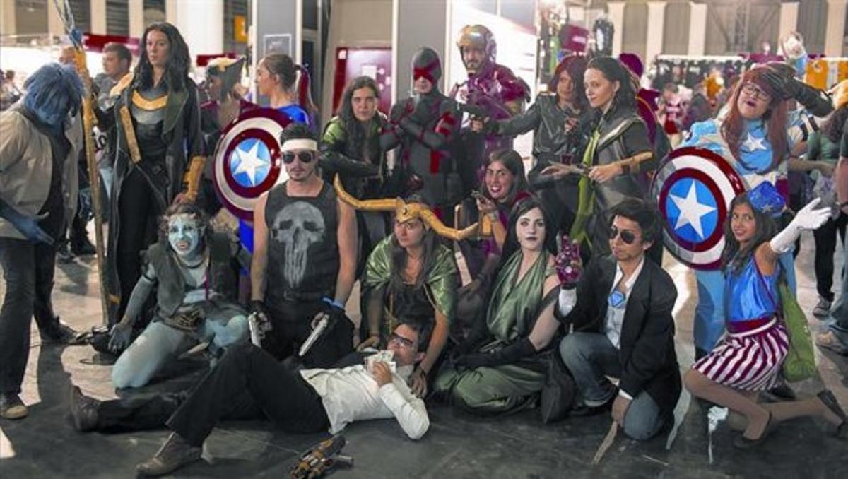 Diversos dels assistents al Saló del Manga, ahir a Montjuïc. Diversos dels assistents al Saló del Manga, ahir a Montjuïc.