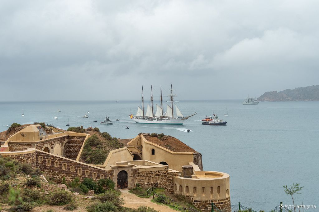 El buque Juan Sebasitán Elcano llega a Cartagena