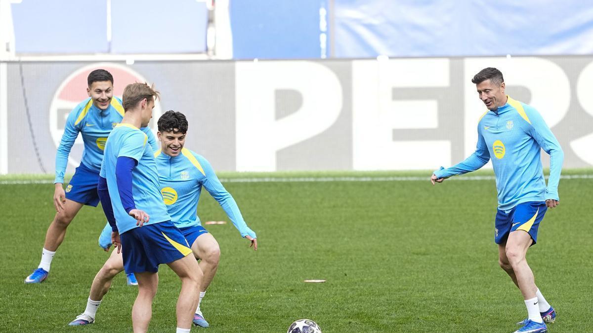 Lewandowski se ejercitó en el Metropolitano a la espera de ver si hoy será titular o suplente