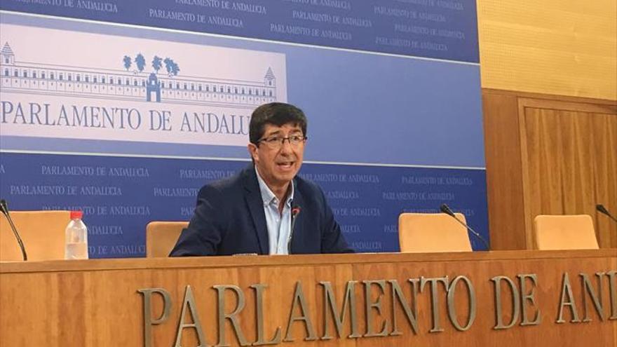 Podemos se ofrece a Díaz para sacar los presupuestos tras el pulso de Cs