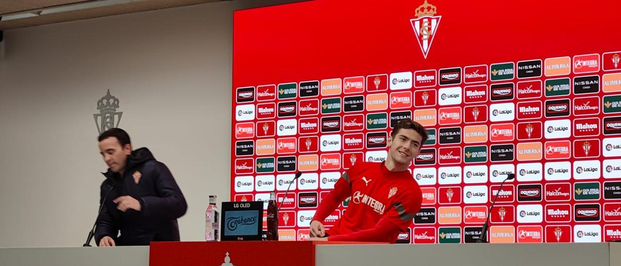 Gragera, en sala de prensa de El Molinón.