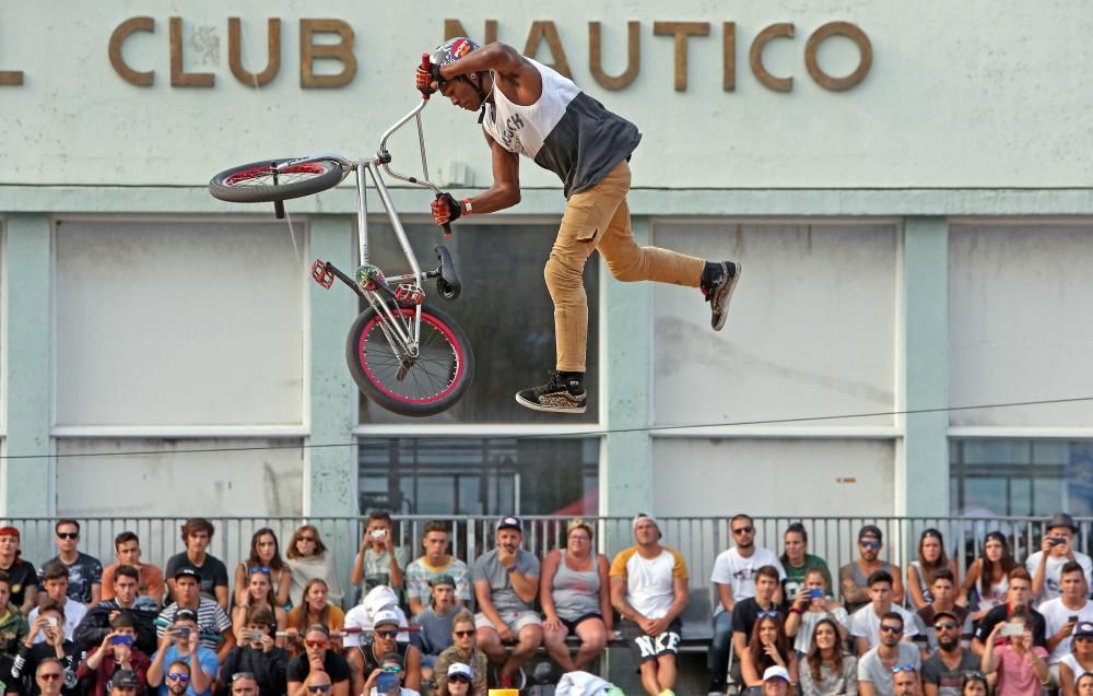 El festival de deporte urbano vuelve a dejar boquiabierta a los vigueses y a los turistas con un recital de piruetas, velocidad y adrenalina.