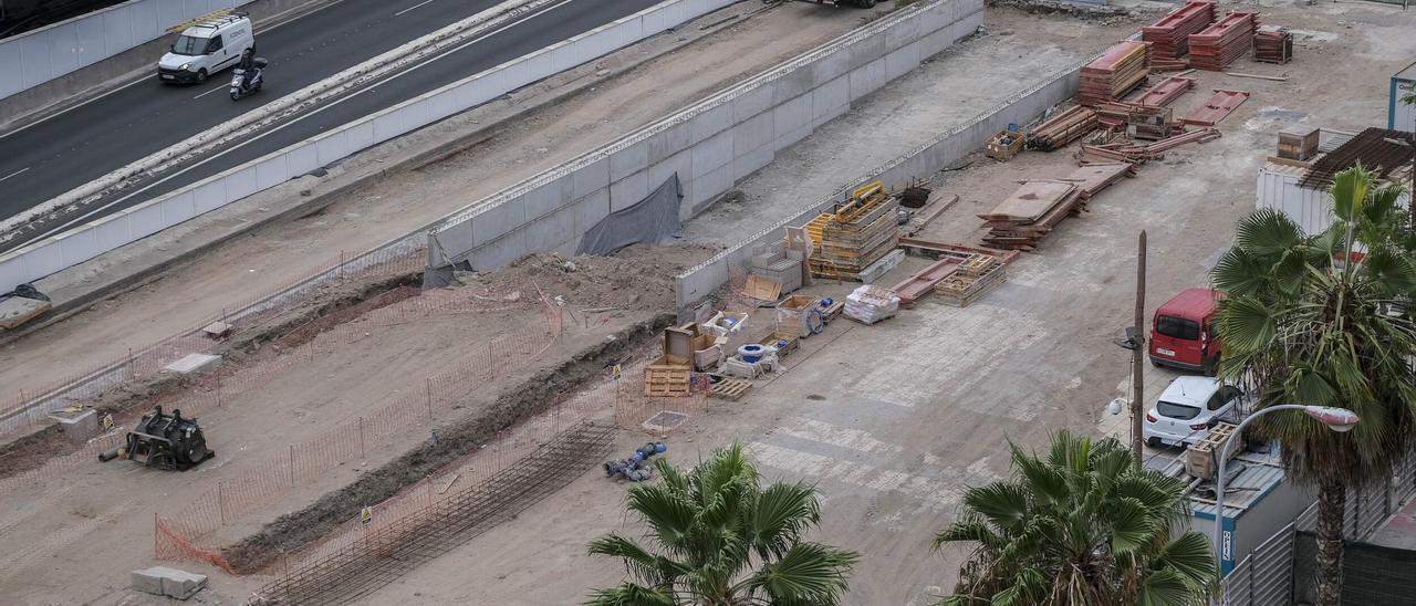 Obras de la metroguagua entre Santa Catalina y el Parque Blanco.