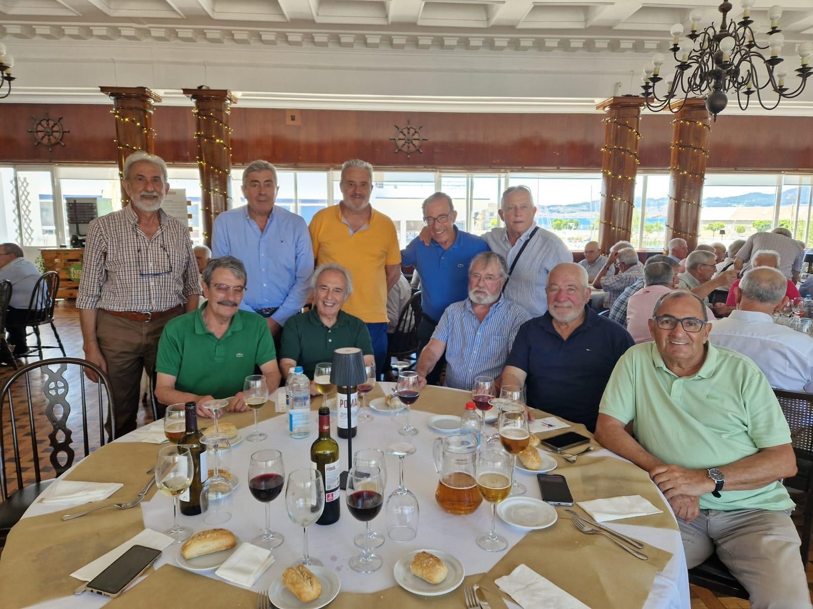 Risas y anécdotas en la comida anual de «A Morriña de Pescanova»