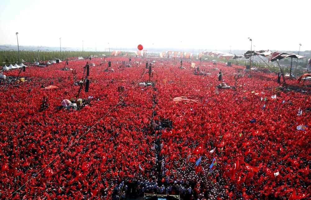 Multitudinario mitin a favor de Erdogan