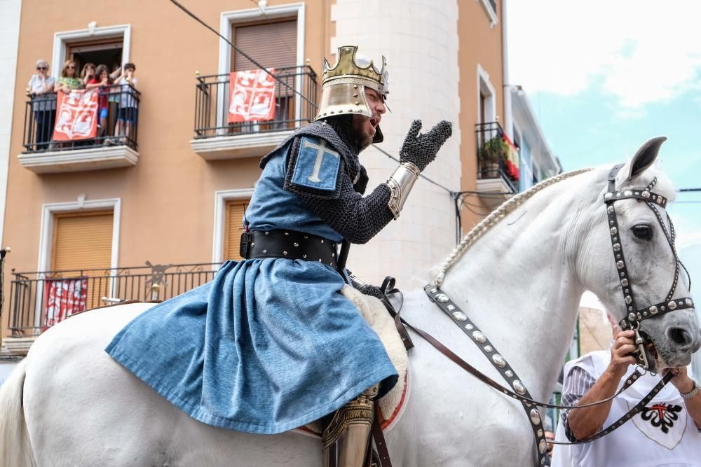 Los dos embajadores David Juan Monzó y Alberto Rodríguez dirimieron la suerte de la plaza en una batalla de espadas