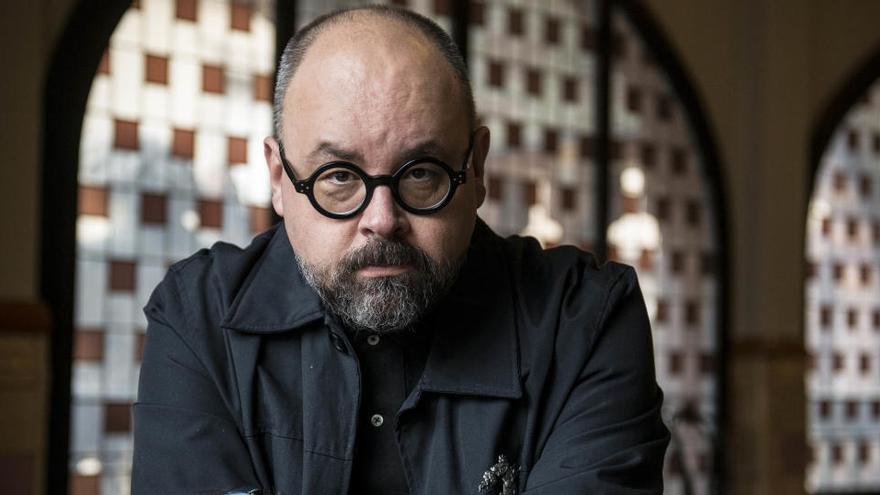 L&#039;escriptor Carlos Ruiz Zafón, del qual es publica el llibre de relats pòstum «La Ciutat de Vapor»