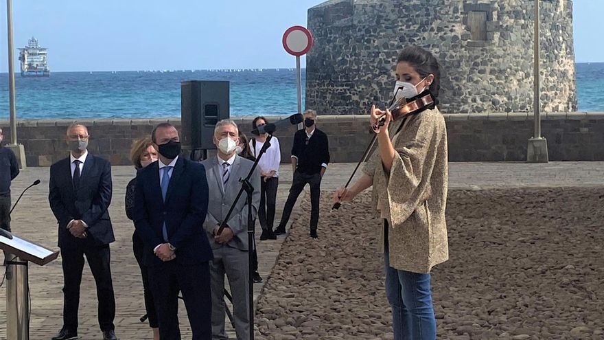 Inauguración de la Plaza Clara Muñoz en San Cristóbal en homenaje a la historiadora y crítica de arte.