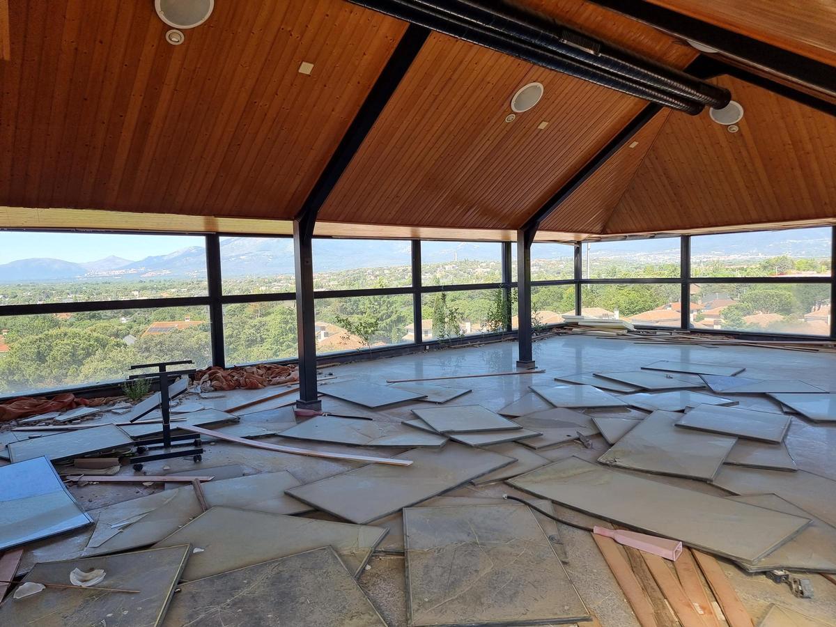 Imagen del interior del antiguo Hotel Sierra Real de Alpedrete.