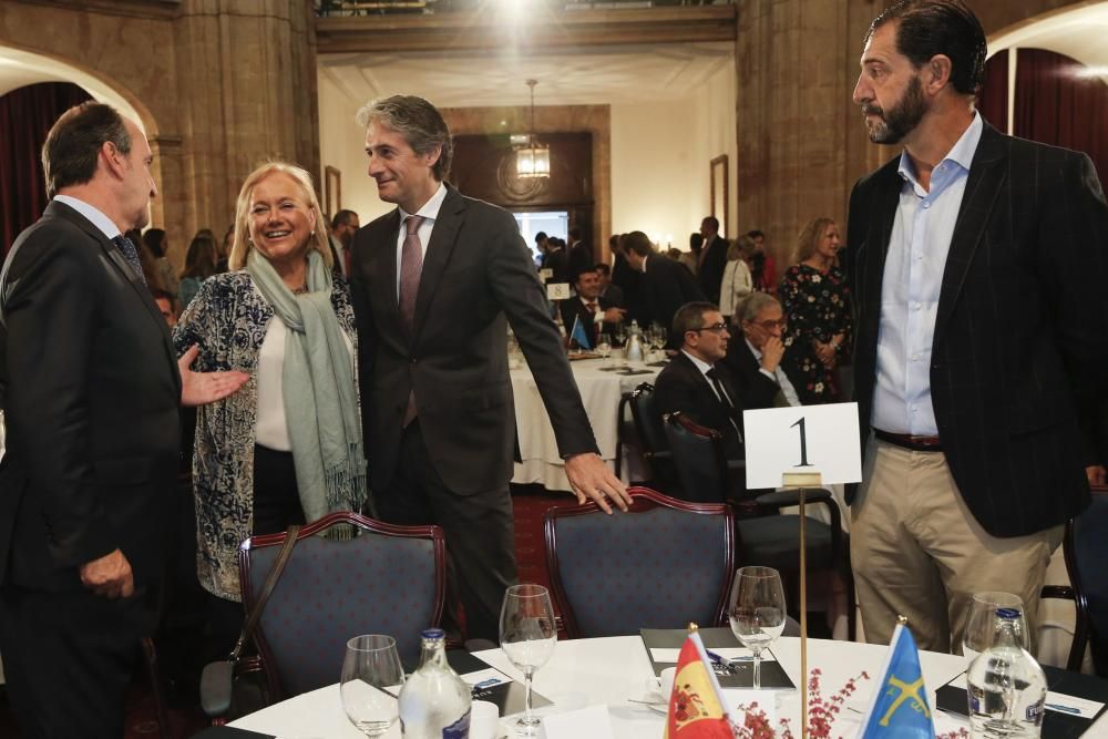 Íñigo de la Serna, Ministro de Fomento, analiza el "Presente y futuro de las infraestructuras en Asturias"