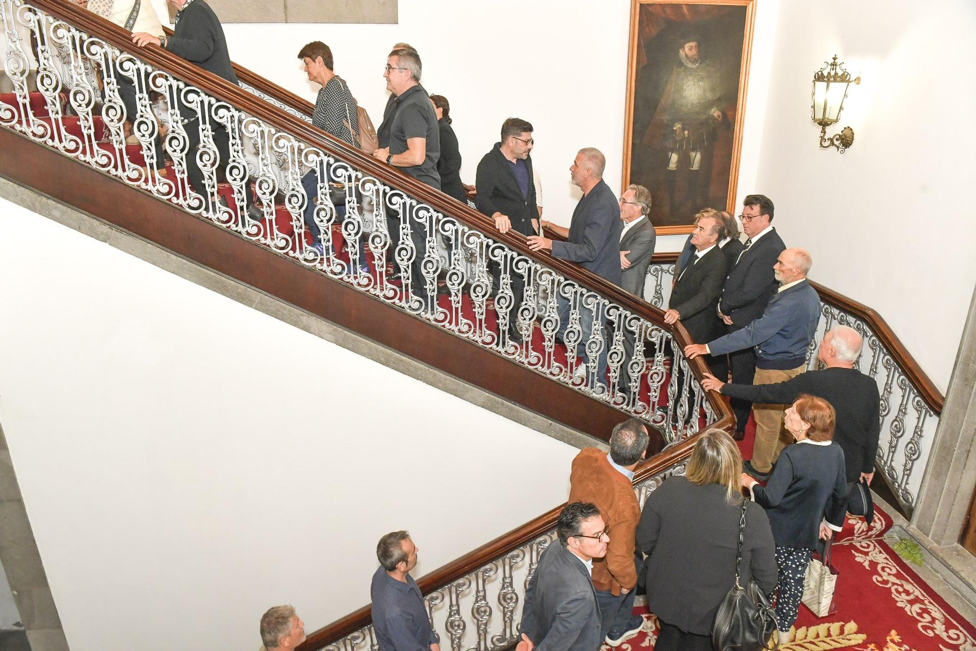 Capilla ardiente de Jerónimo Saavedra en las Casas Consistoriales de Las Palmas de Gran Canaria